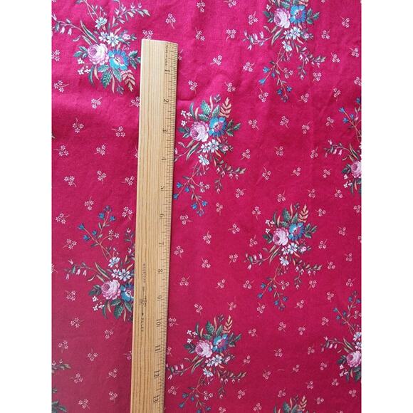 Concord Fabric Inc. Red Floral Cotton Fabric Quilting Sewing 3 Yards 7 Inches - Picture 5 of 5